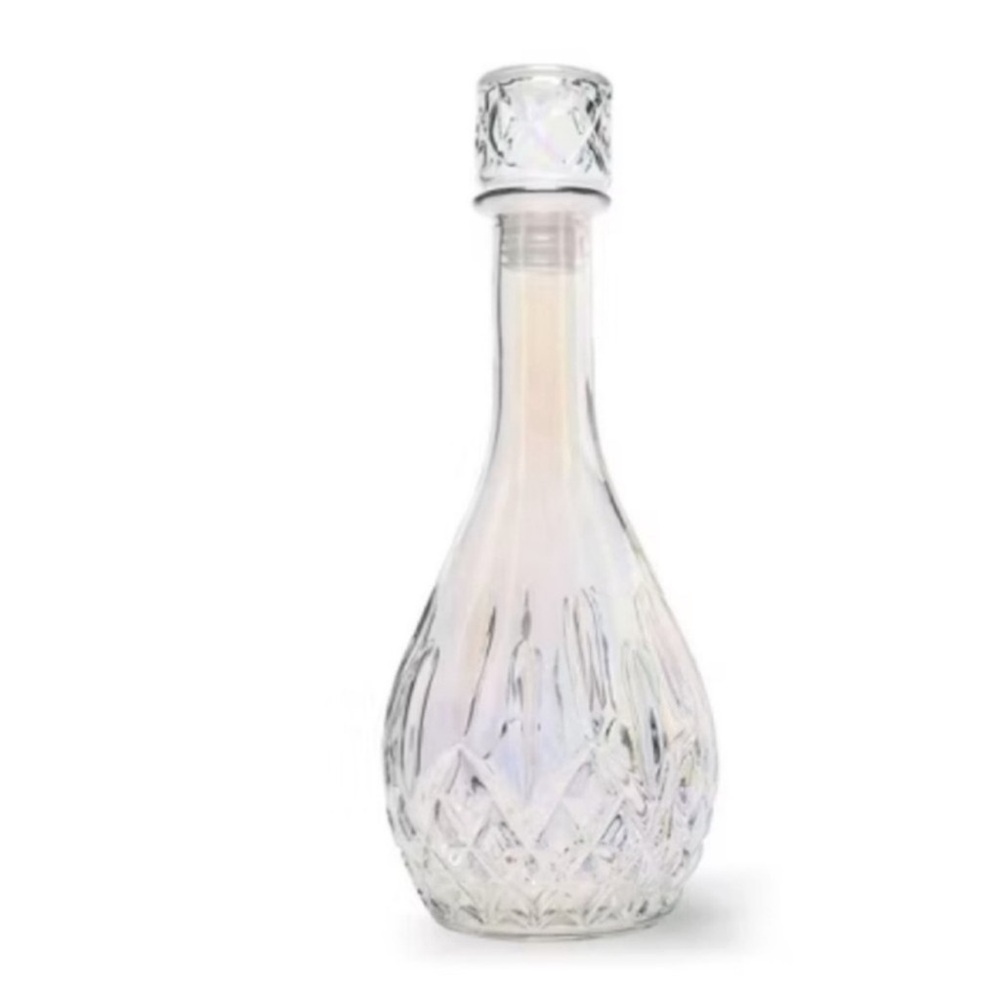NEW! Elegant Wine Decanter in Cut Glass with Iridescent Finish